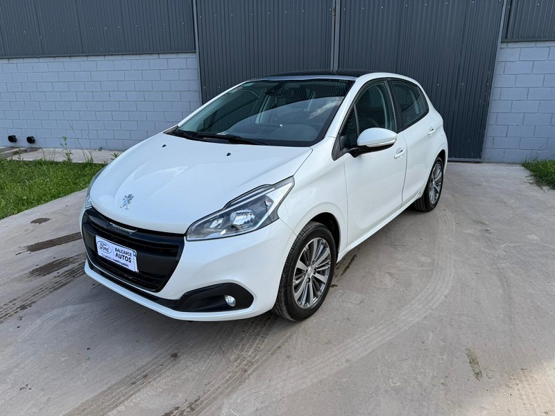 Peugeot 208 Feline